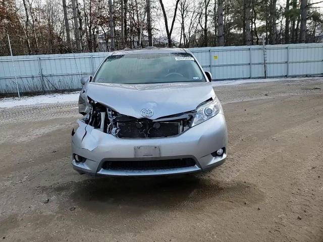 2012 Toyota Sienna - Image 12