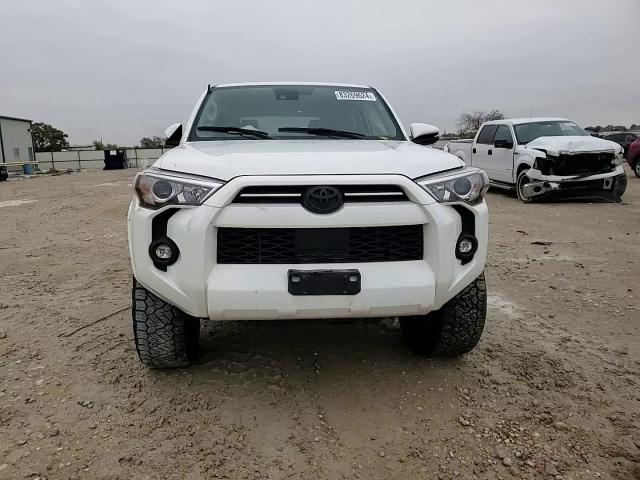 2022 Toyota 4Runner - Image 12