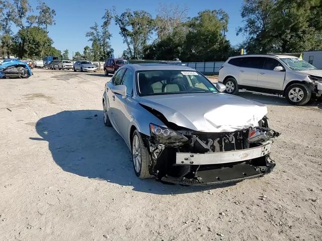 2016 Lexus IS - Image 14