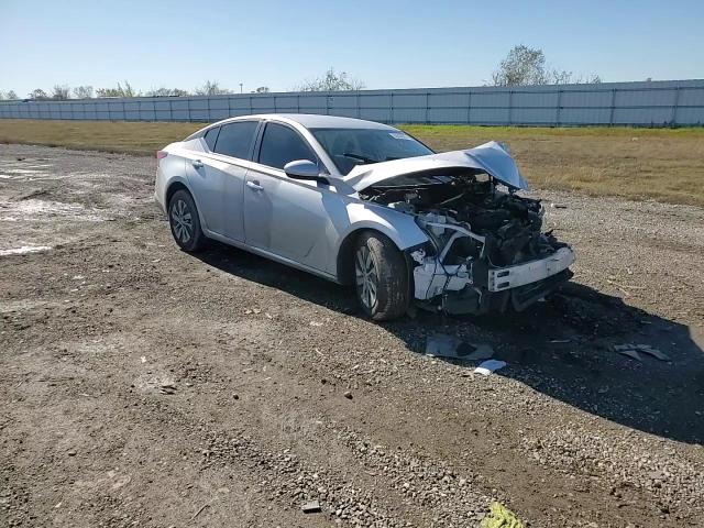 2020 Nissan Altima - Image 10