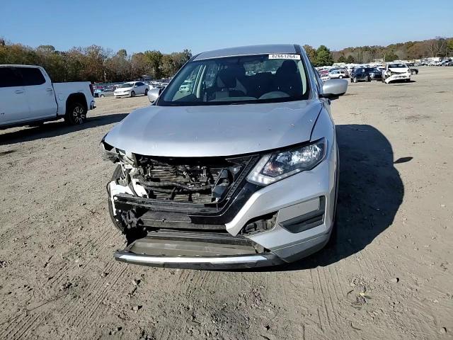 2018 Nissan Rogue - Image 11