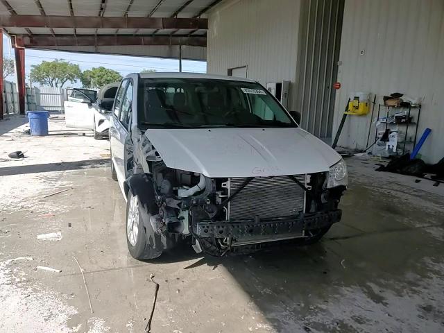 2018 Dodge Caravan - Image 14
