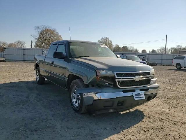2007 Chevrolet Silverado - Image 11