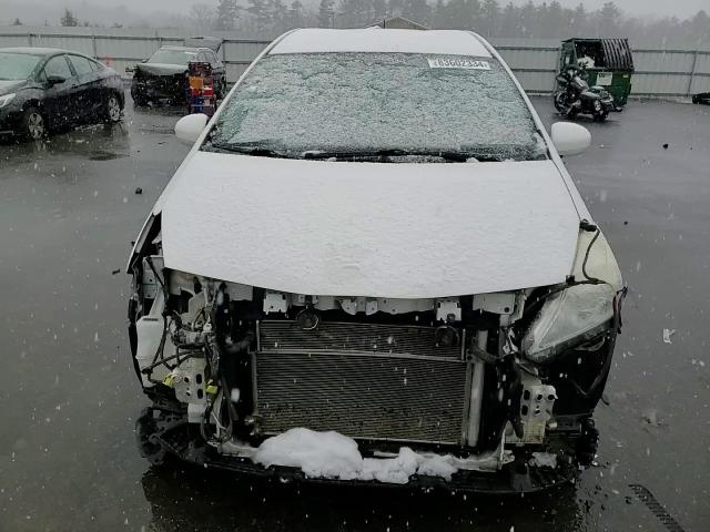 2014 Toyota Prius - Image 12