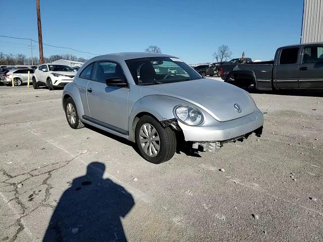 2013 Volkswagen Beetle - Image 13