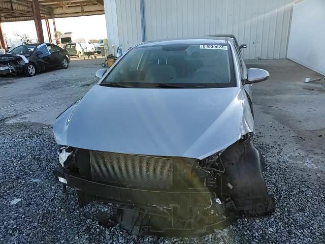 2017 Hyundai Elantra - Image 14