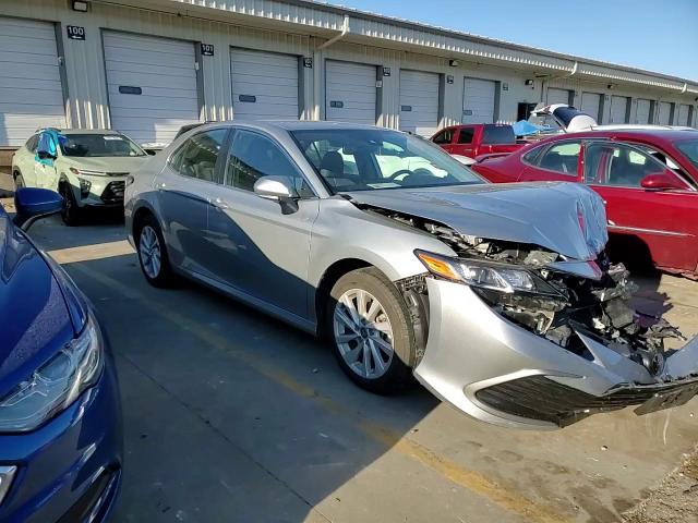 2022 Toyota Camry - Image 11