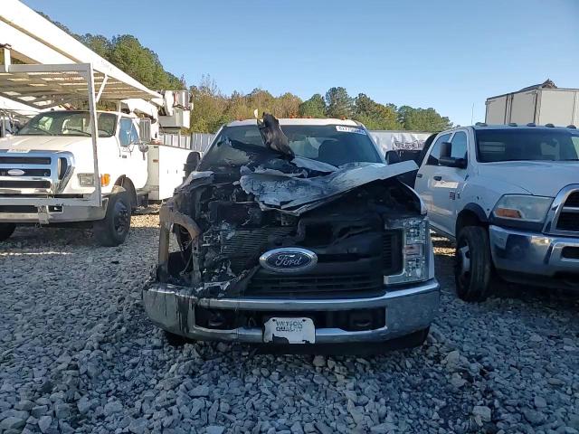 2018 Ford F350 - Image 11