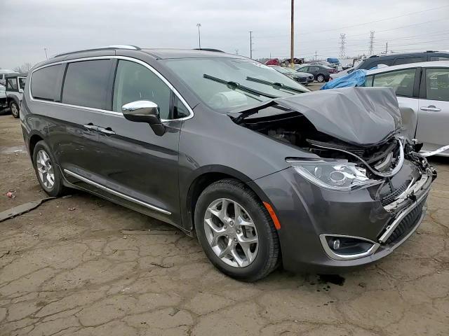 2019 Chrysler Pacifica - Image 11