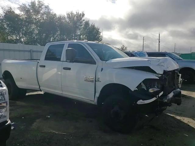 2015 RAM 3500 - Image 13