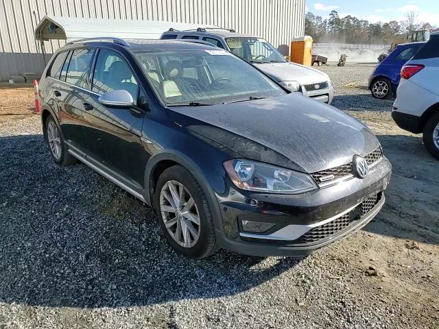 2017 Volkswagen Golf - Image 10