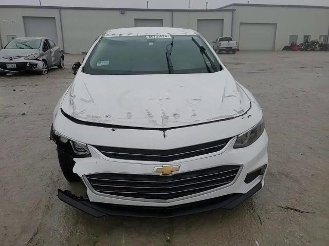 2017 Chevrolet Malibu - Image 11