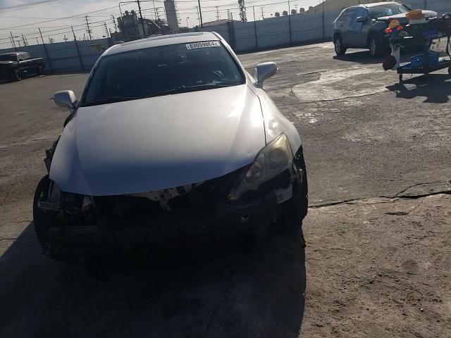 2011 Lexus IS - Image 11