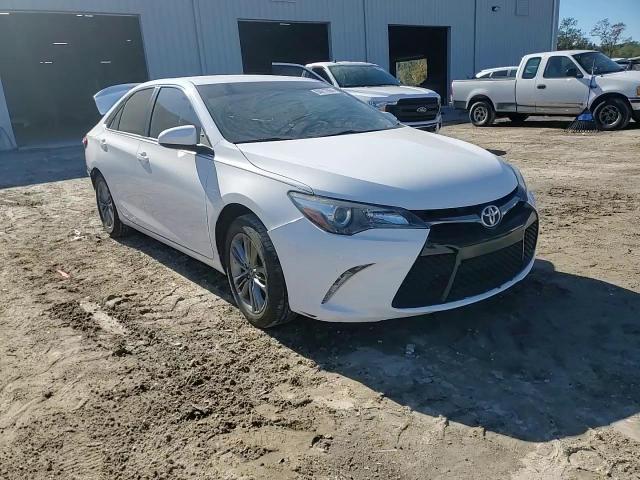 2015 Toyota Camry - Image 13
