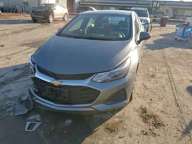2019 Chevrolet Cruze - Image 13
