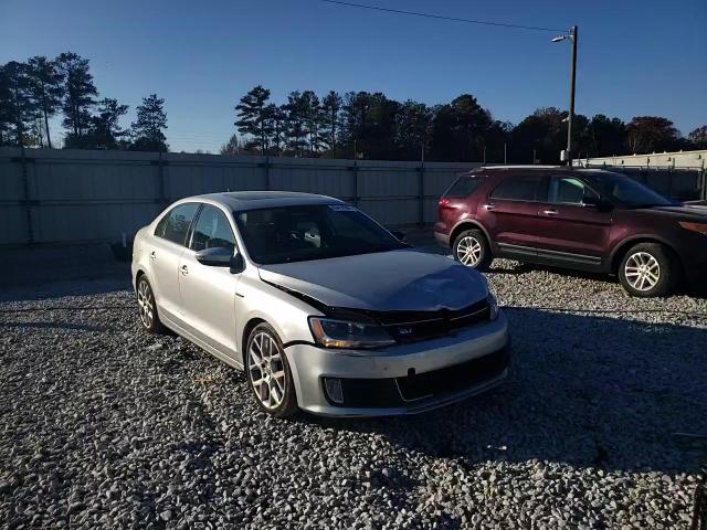 2014 Volkswagen Jetta - Image 13