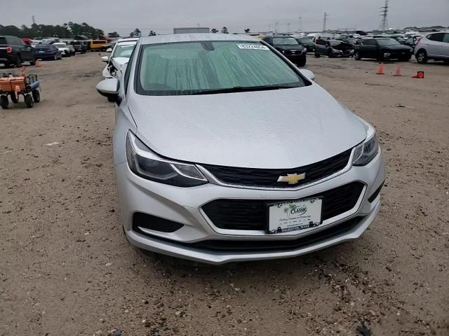 2018 Chevrolet Cruze - Image 11