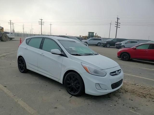 2016 Hyundai Accent - Image 11