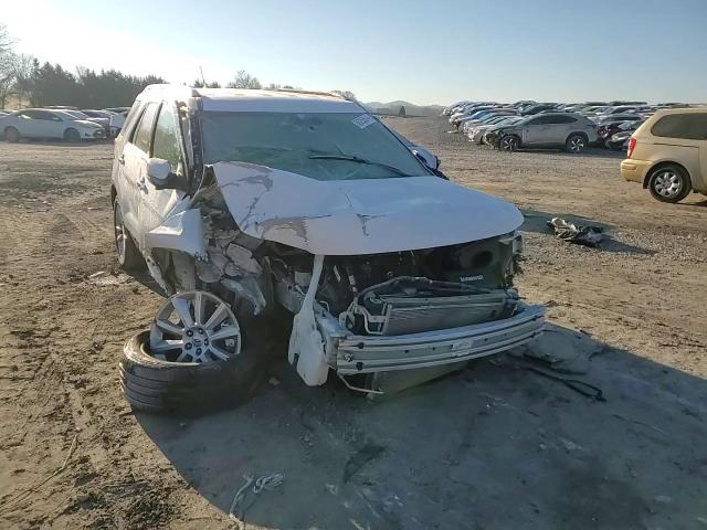 2019 Ford Explorer - Image 12