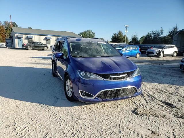 2018 Chrysler Pacifica - Image 14
