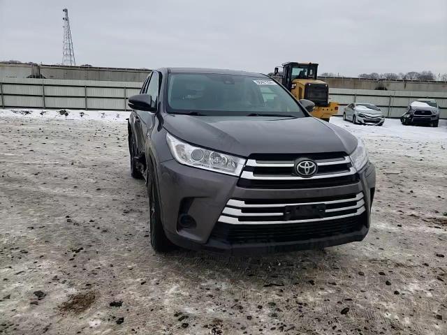 2017 Toyota Highlander - Image 12