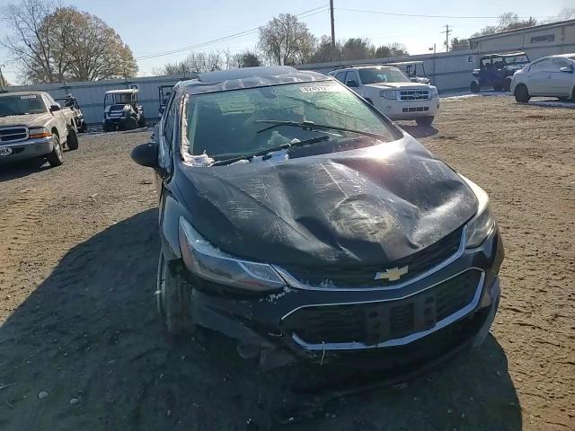2018 Chevrolet Cruze - Image 11