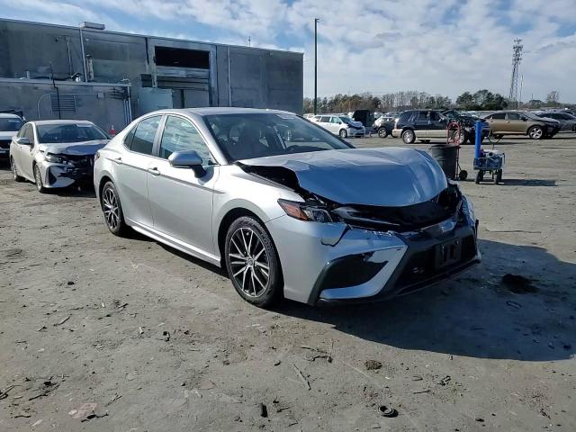 2022 Toyota Camry - Image 10