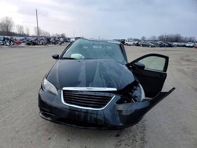 2012 Chrysler 200 - Image 13