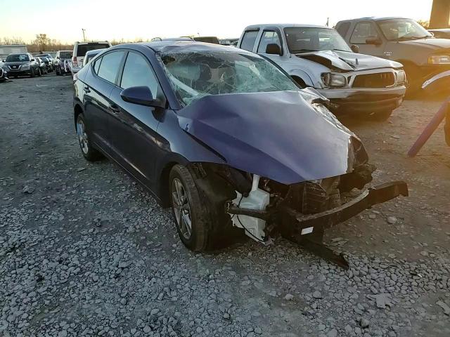2017 Hyundai Elantra - Image 11