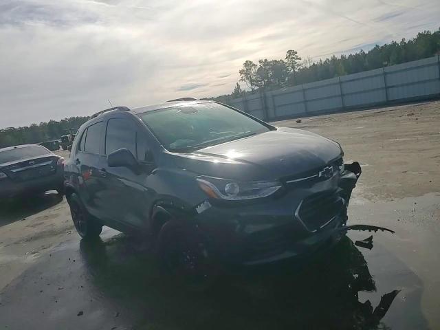 2022 Chevrolet Trax - Image 15