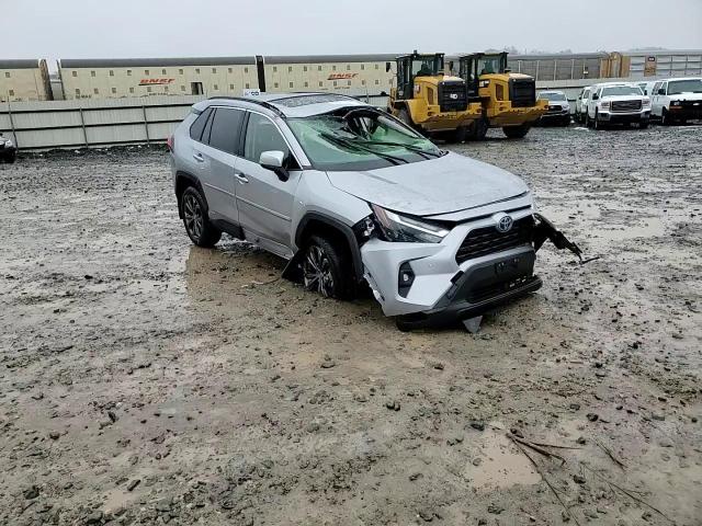 2024 Toyota RAV 4 - Image 12