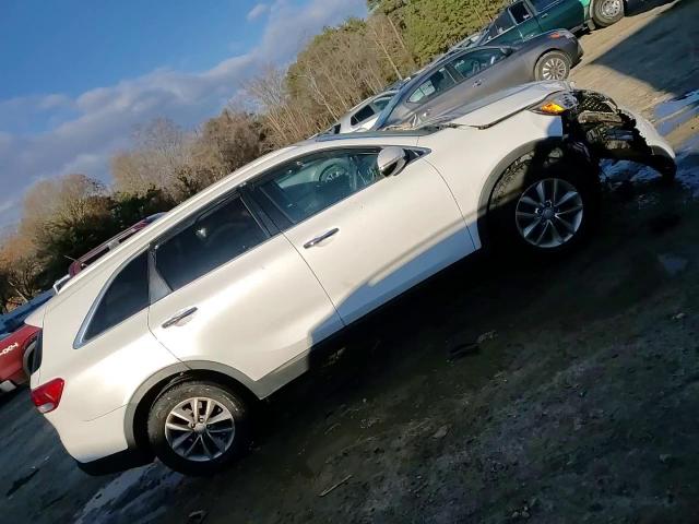 2016 Kia Sorento - Image 15