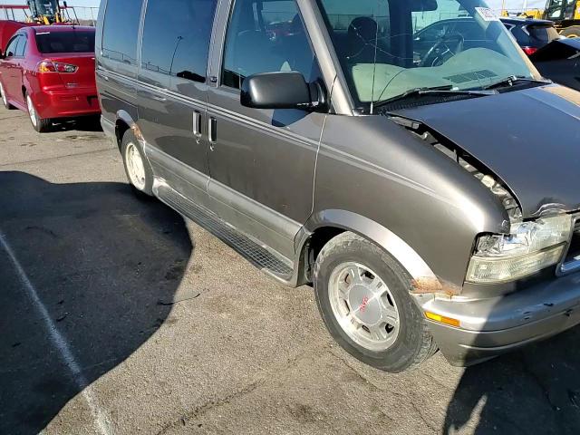 2003 GMC Safari - Image 12