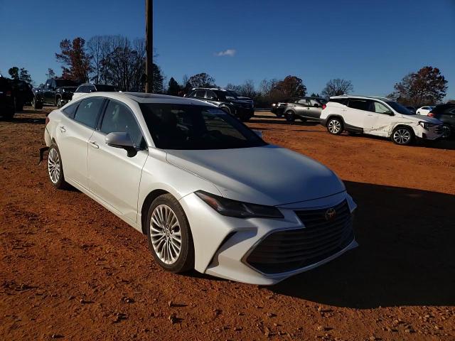 2021 Toyota Avalon - Image 11