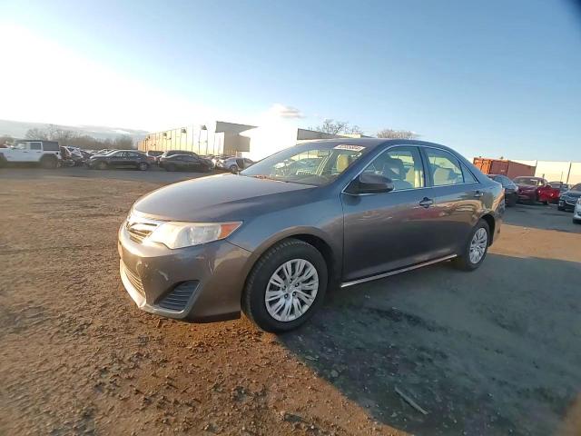 2014 Toyota Camry - Image 13