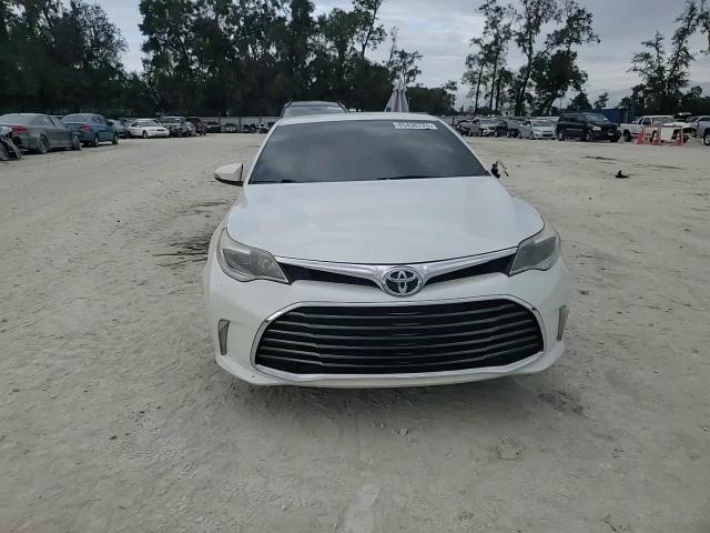 2016 Toyota Avalon - Image 11