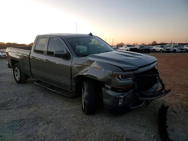 2017 Chevrolet Silverado - Image 11