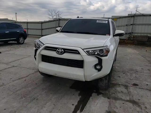 2021 Toyota 4Runner - Image 12