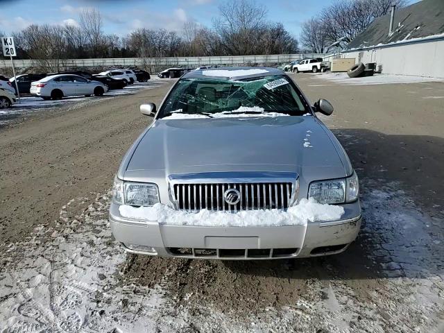 2008 Mercury Grand Marquis Gs VIN: 2MEFM74V28X660422 Lot: 84590094