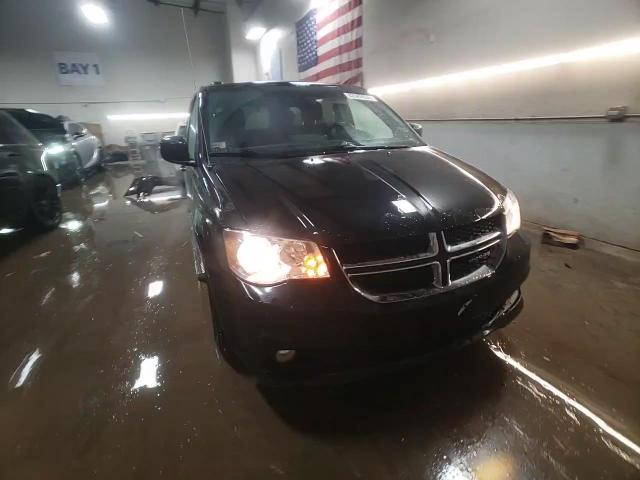 2017 Dodge Caravan - Image 14
