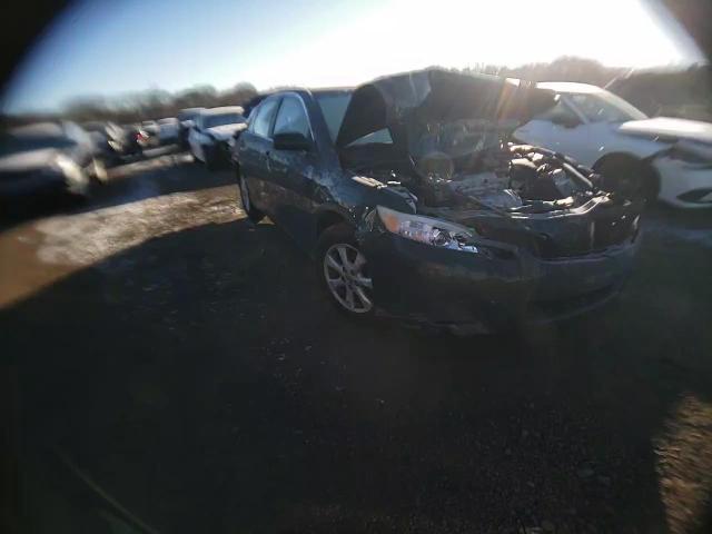 2011 Toyota Camry - Image 11