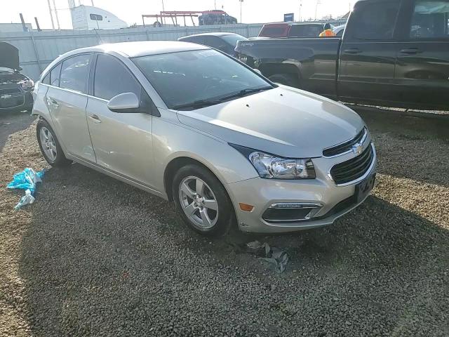 2016 Chevrolet Cruze - Image 13