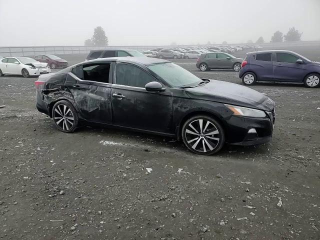 2021 Nissan Altima - Image 11