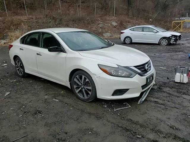 2016 Nissan Altima - Image 11