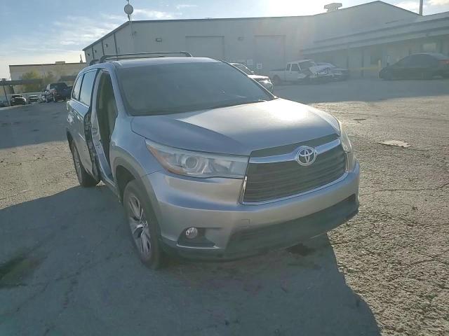 2016 Toyota Highlander Le VIN: 5TDZKRFH4GS140756 Lot: 86403634