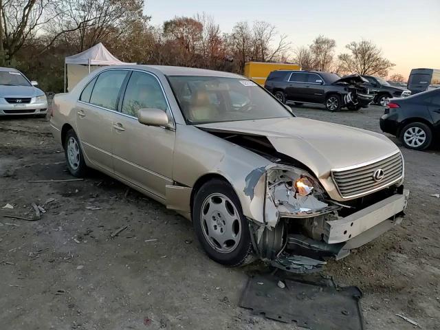 2001 Lexus LS - Image 10
