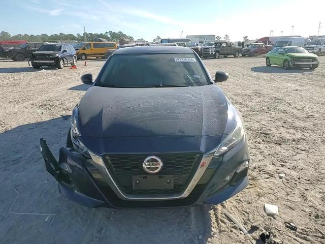 2020 Nissan Altima - Image 11