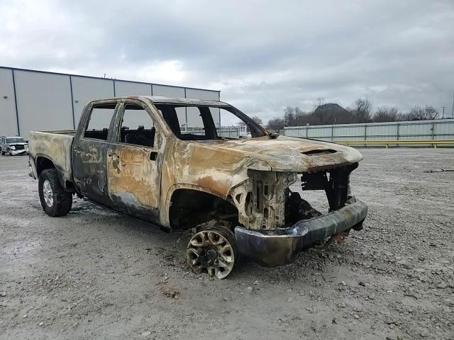 2022 Chevrolet Silverado - Image 11