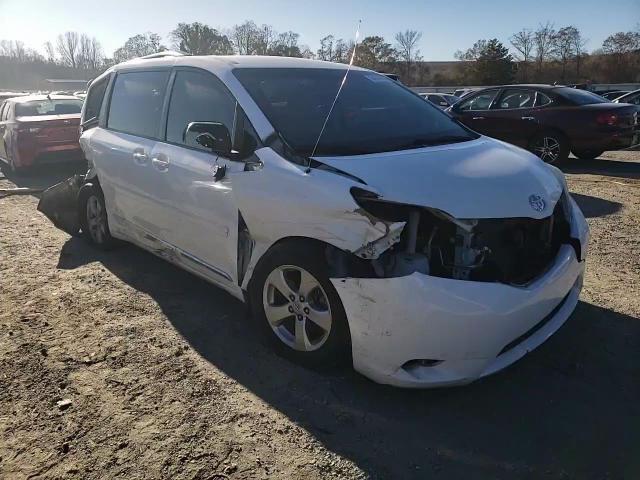 2014 Toyota Sienna - Image 12
