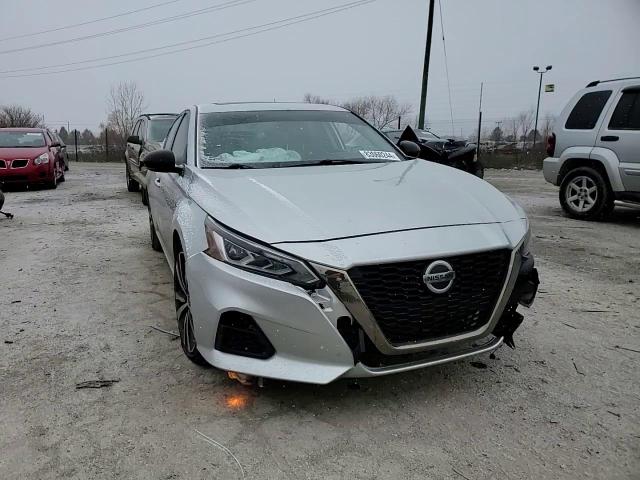 2019 Nissan Altima - Image 11